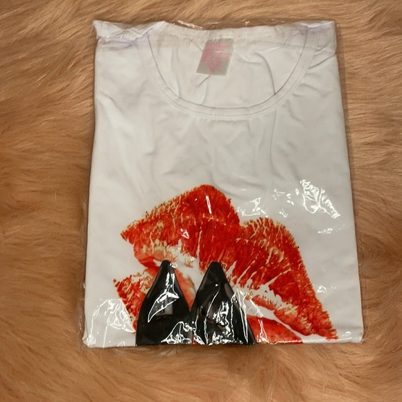 J. ELISE BOUTIQUE WOMEN’S White Graphic Print Round Neck Short Sleeve Shirt - Picture 7 of 10